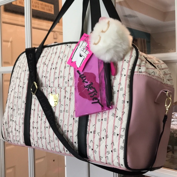 🆕 Betsey Johnson Kitty Weekender with Kitty Charm - Picture 2 of 8
